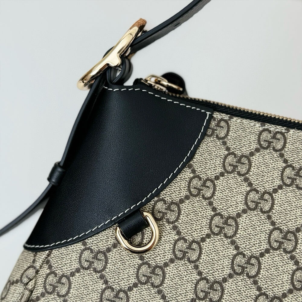 GG Emblem medium shoulder bag